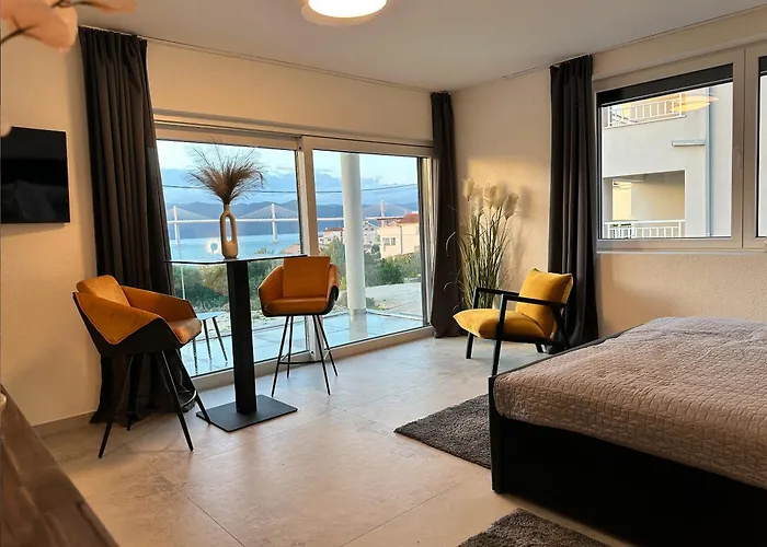 Apartman Romantic Coastal With Sea Views - 2 Komarna