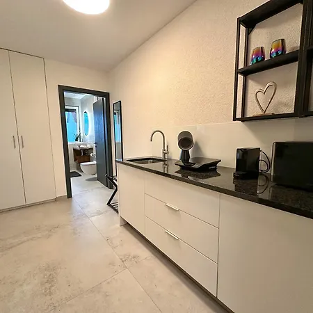 Romantic Coastal With Sea Views Apartment Komarna